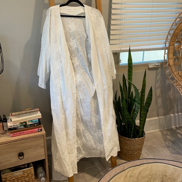 Lovers + Friends Kimono - Picture 1 of 3